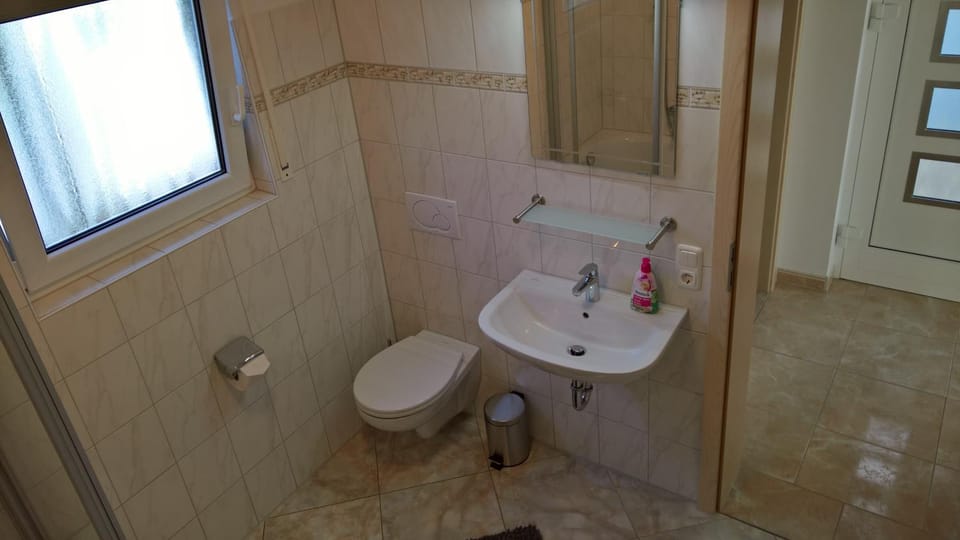 Toilet, Bathroom