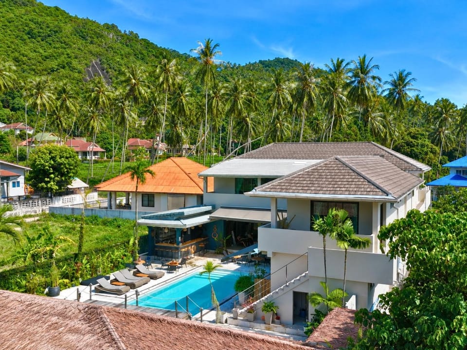 Property building, Day, Natural landscape, Mountain view, Swimming pool
