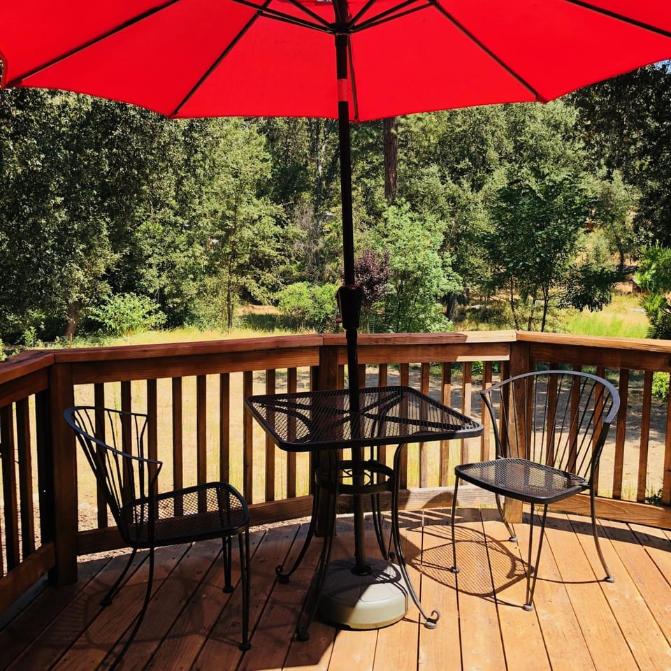 Queen's Inn By The River Inn in Oakhurst