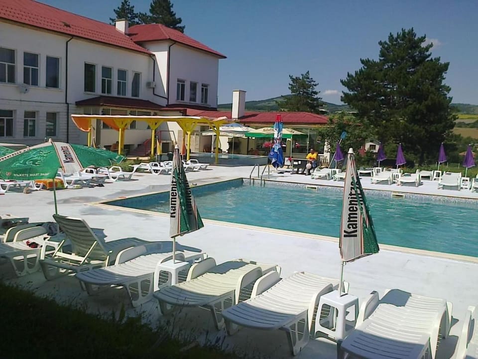 Pool view, Swimming pool, sunbed