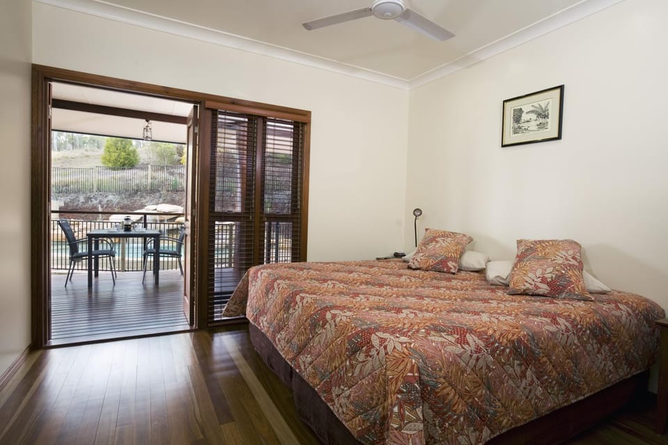 Bedroom, Swimming pool