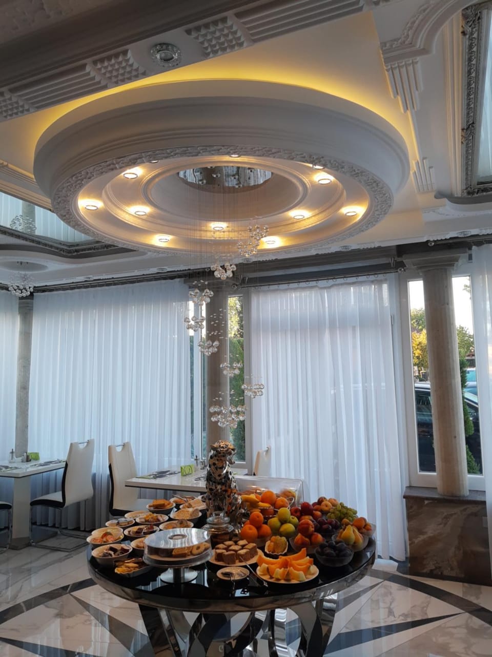 Property building, Food and drinks, Food, Breakfast, Continental breakfast, Buffet breakfast