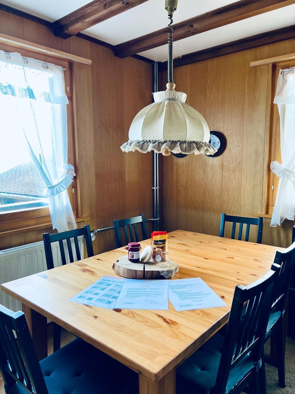 Seating area, Dining area