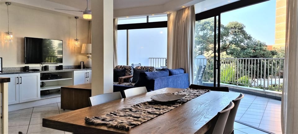 TV and multimedia, Balcony/Terrace, Living room, Dining area