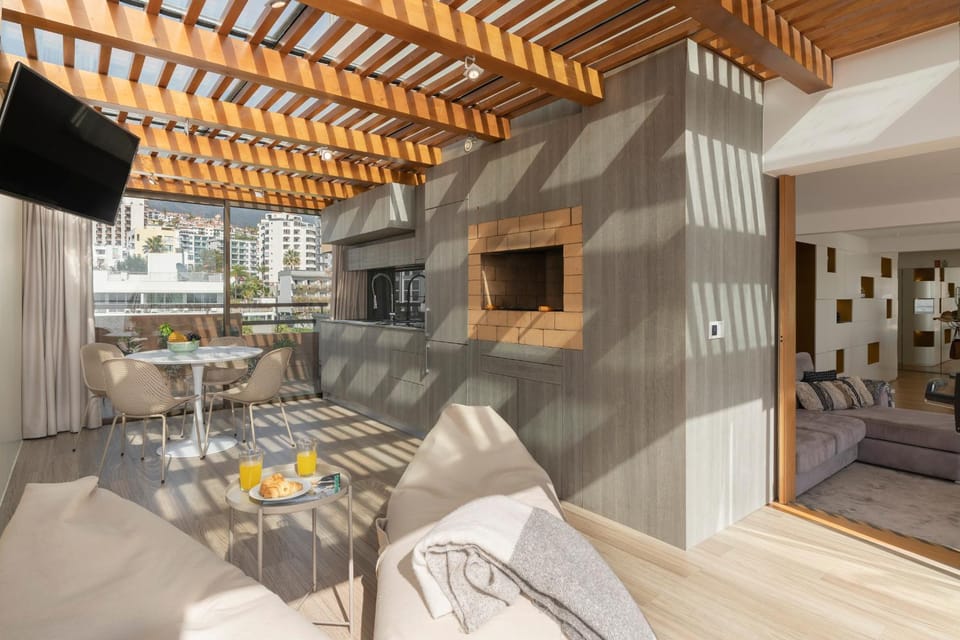 TV and multimedia, Dining area