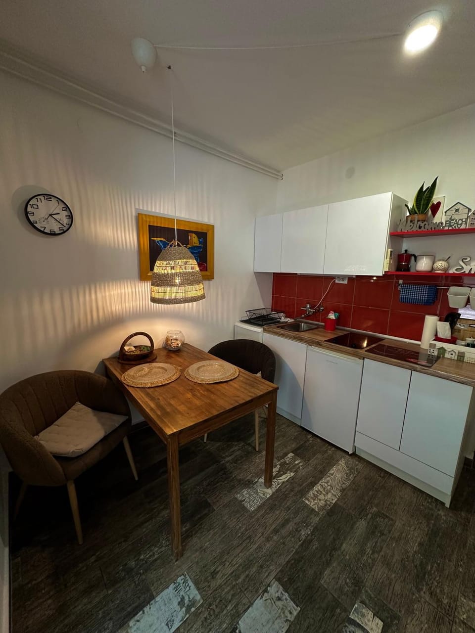 Kitchen or kitchenette