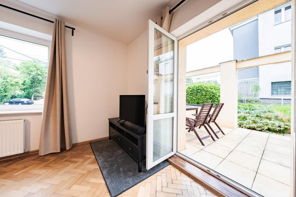 TV and multimedia, Balcony/Terrace, Living room