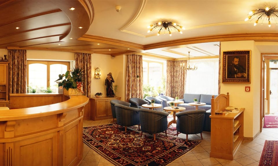 Day, Lobby or reception