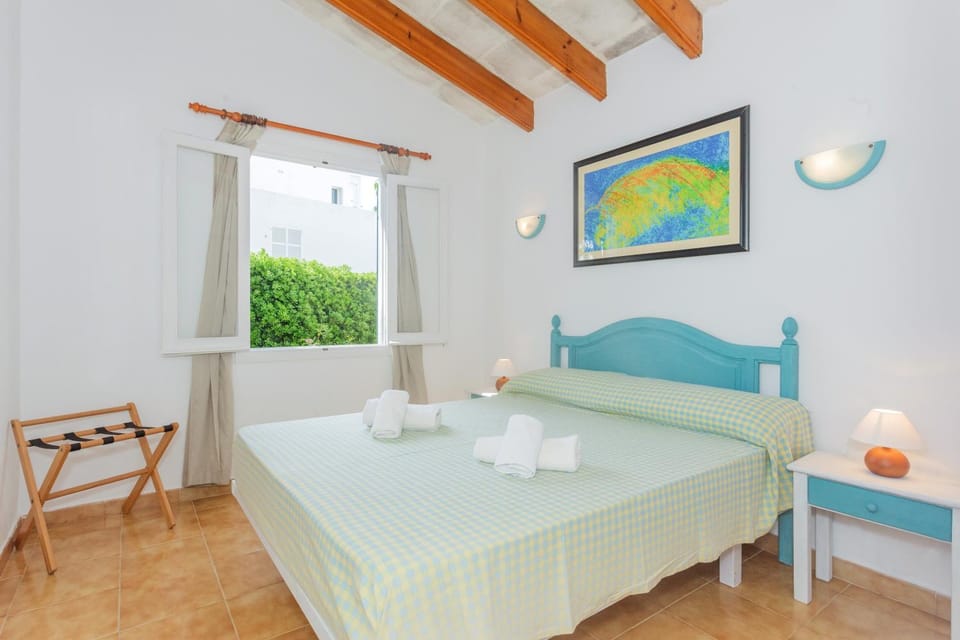 Property building, Living room, Bedroom