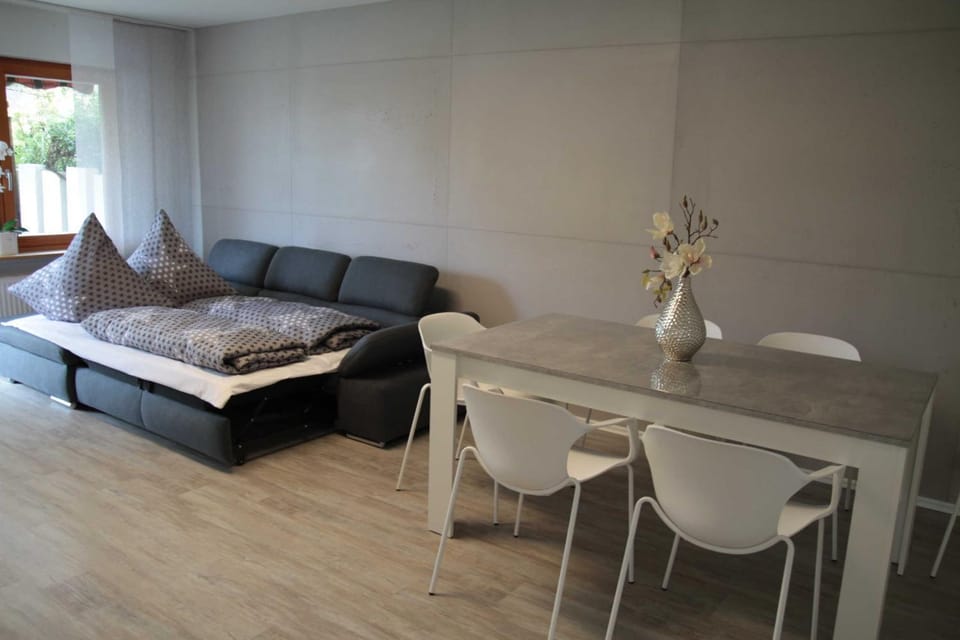 Photo of the whole room, Dining area