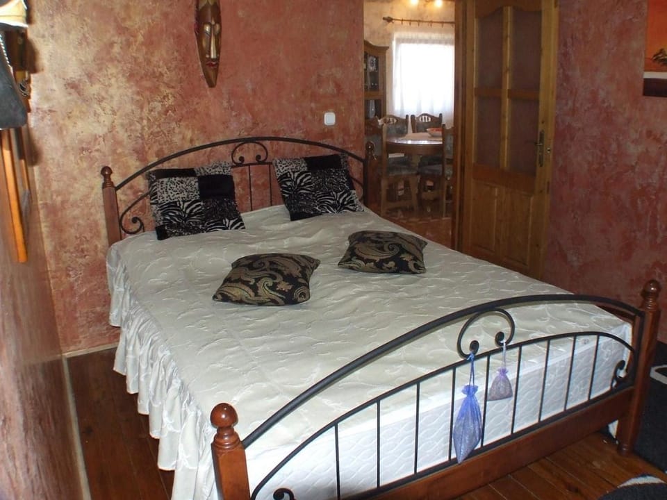 Villa Éden House in Hungary
