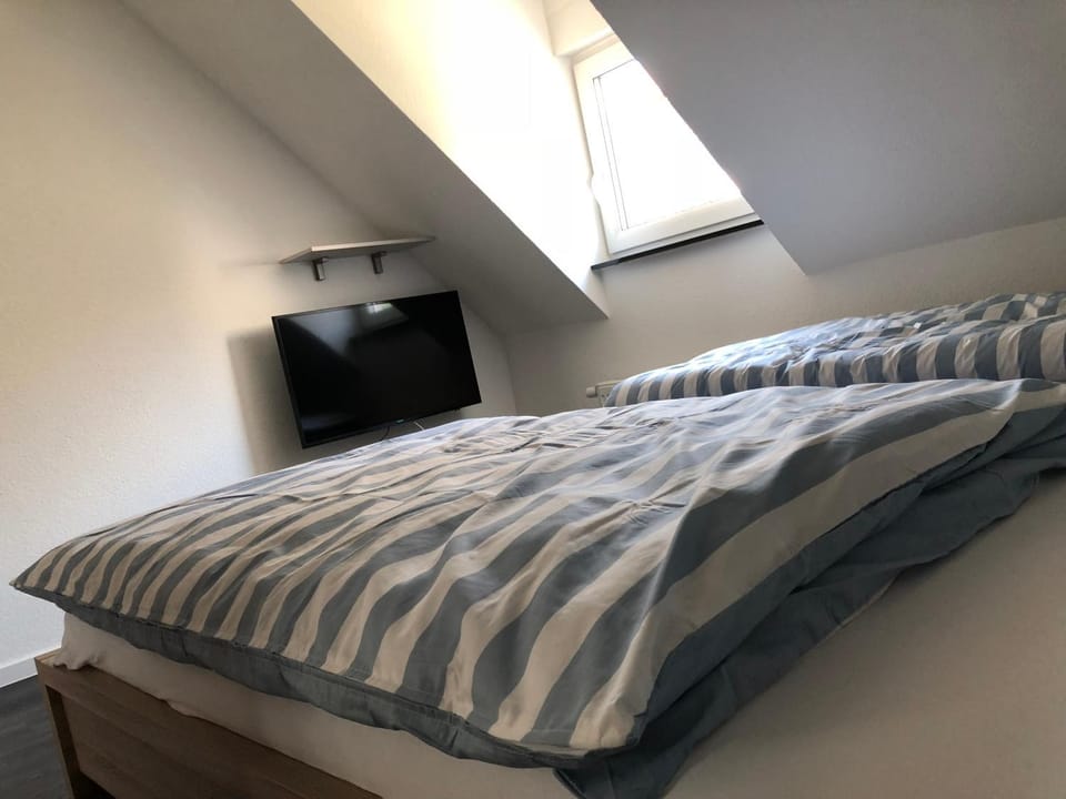 TV and multimedia, Bedroom, Street view