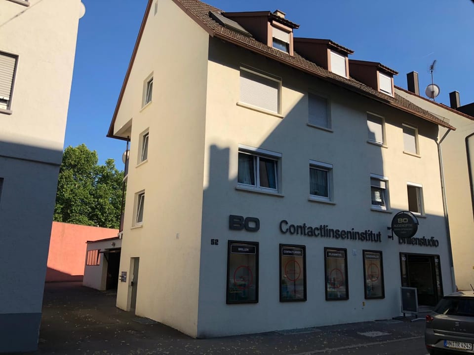 Facade/entrance, Off site, Winter, Summer, On site, Street view