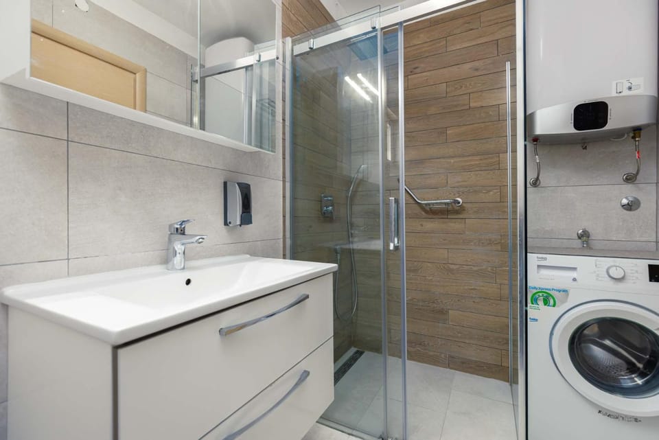 Bathroom, washing machine