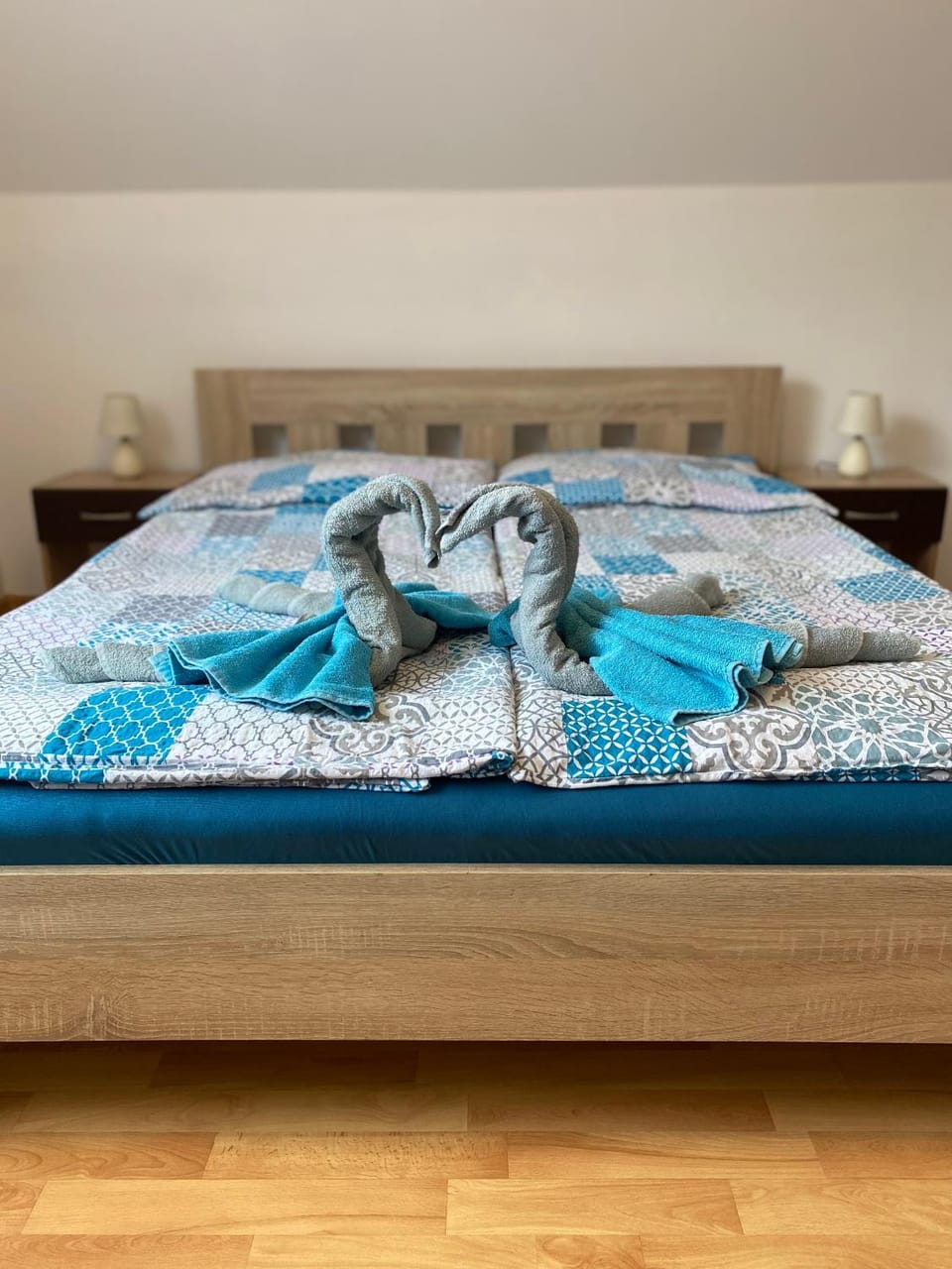 Bedroom, towels