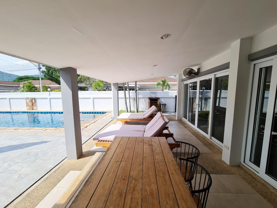 Seating area, Swimming pool