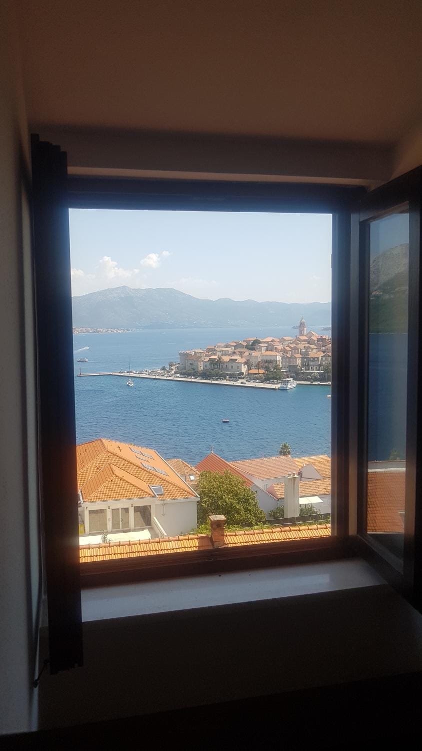 Living room, City view, Sea view
