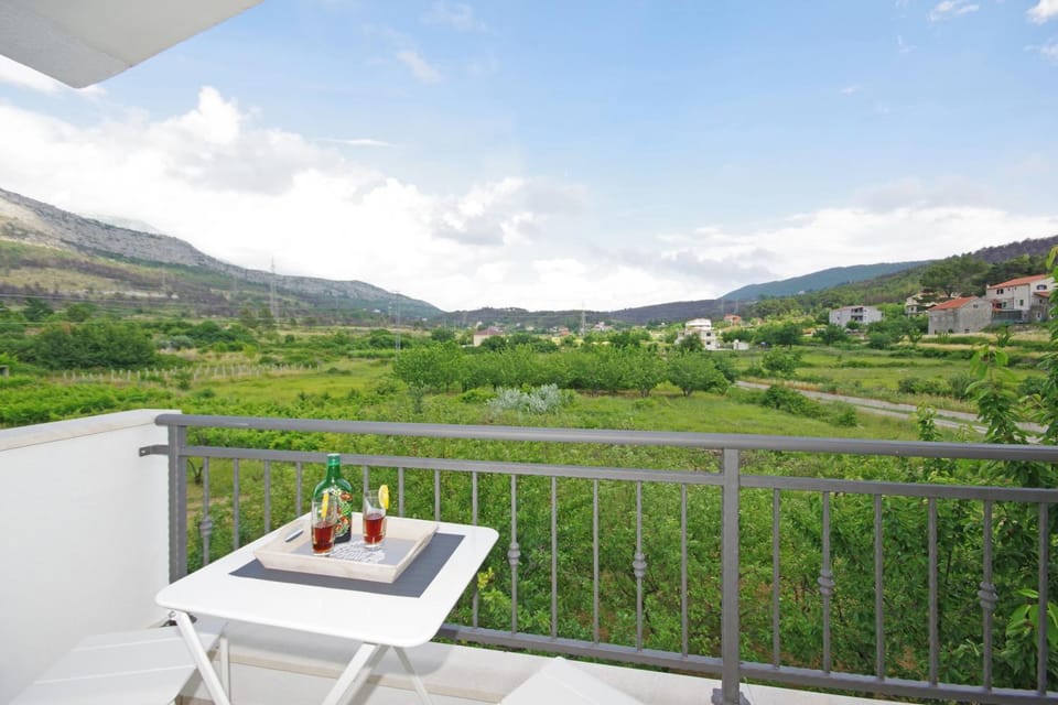 Balcony/Terrace, Drinks