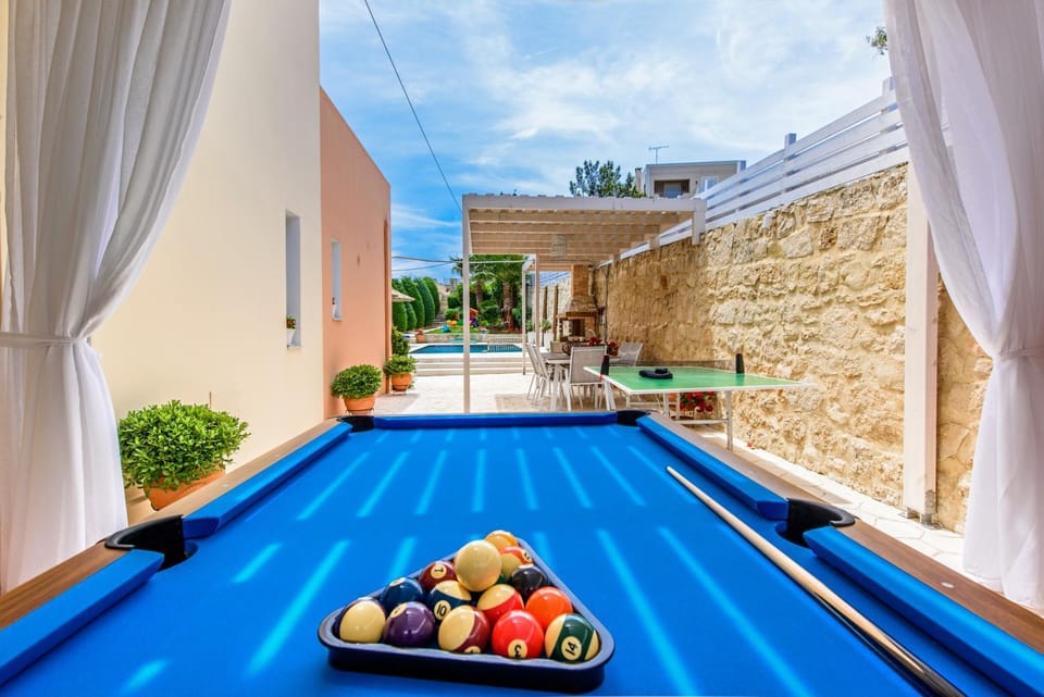 BBQ facilities, Billiard, Billiard, Table tennis, Balcony/Terrace