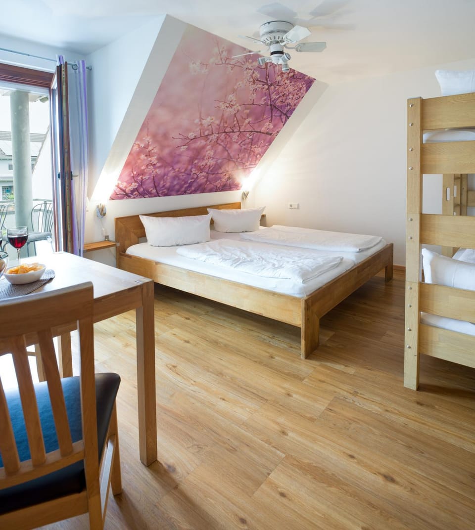 Bed, Dining area, Bedroom