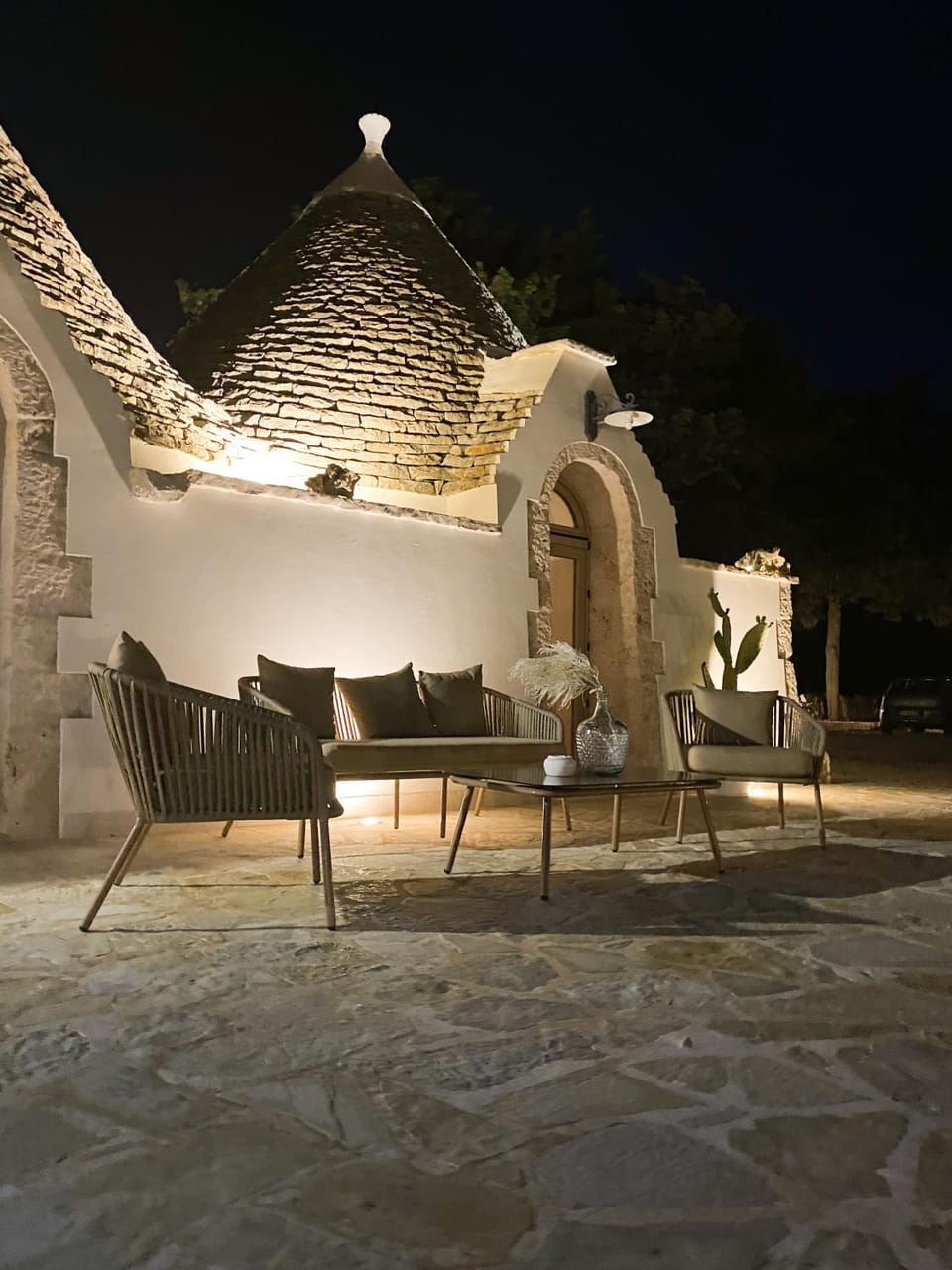 Property building, Patio, Garden, Decorative detail, Inner courtyard view