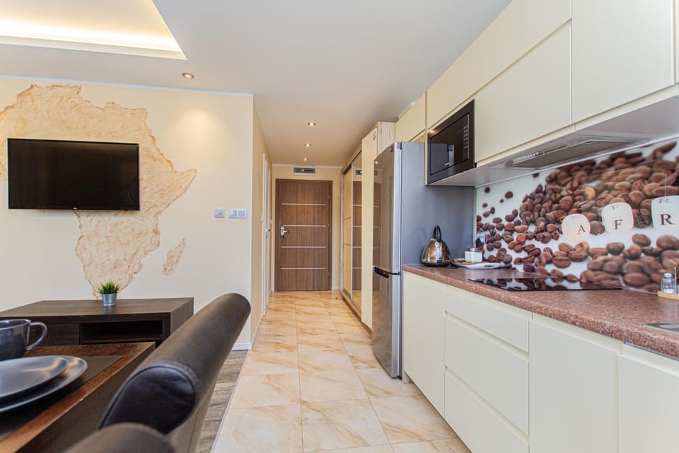 TV and multimedia, Kitchen or kitchenette, Seating area