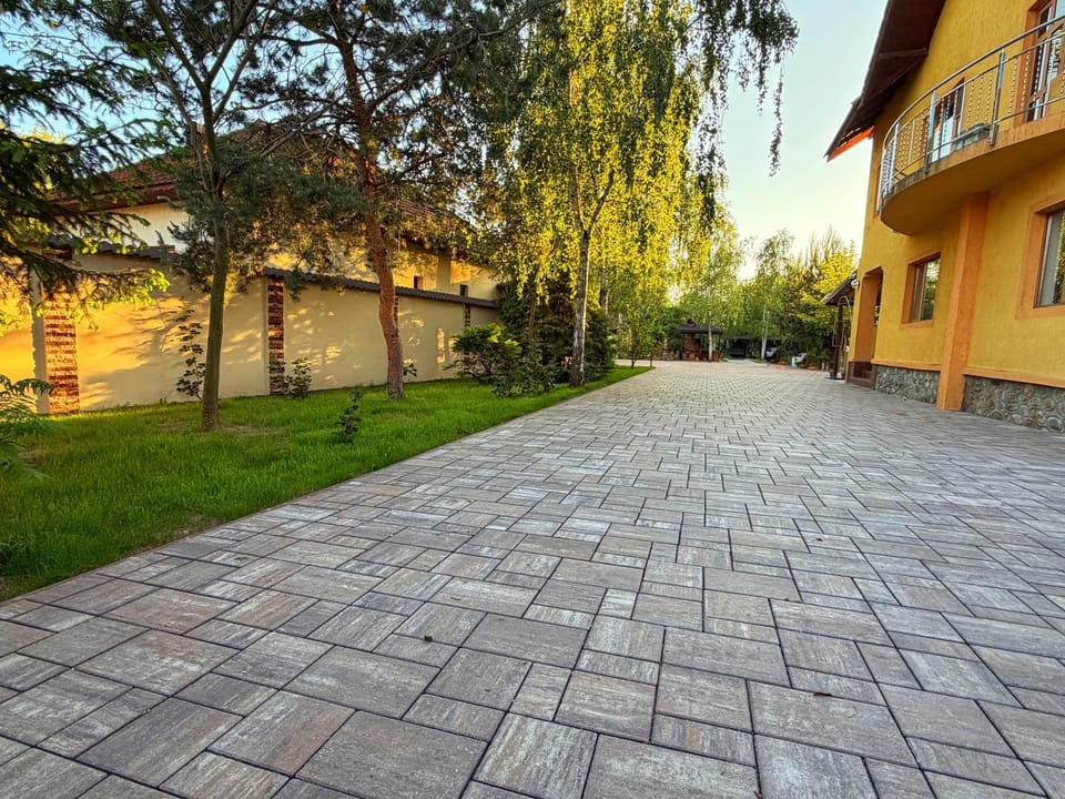 Pensiunea Ramona Bed and Breakfast in Romania