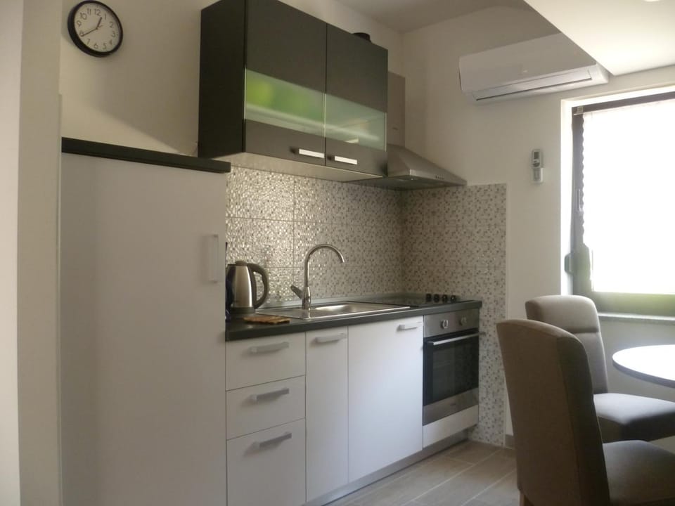 Apartment Jana Apartment in Okrug Gornji