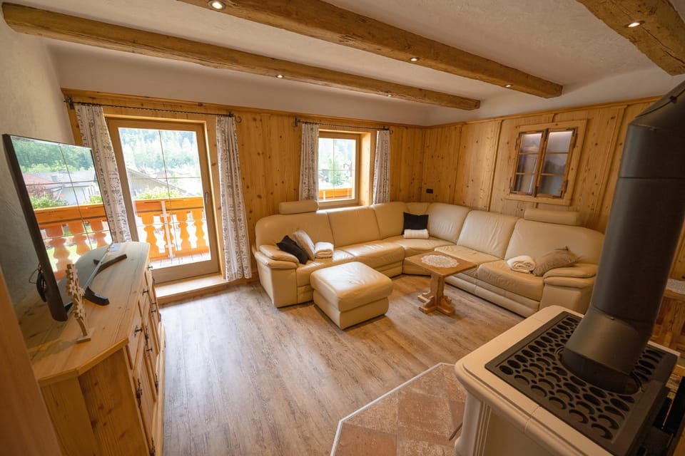 Living room, pet friendly