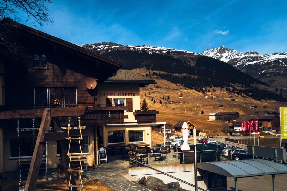 Natural landscape, Balcony/Terrace, Mountain view, Location, Parking