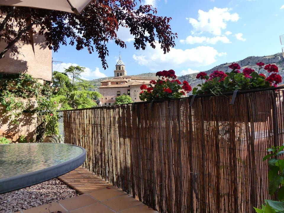 Garden, Balcony/Terrace