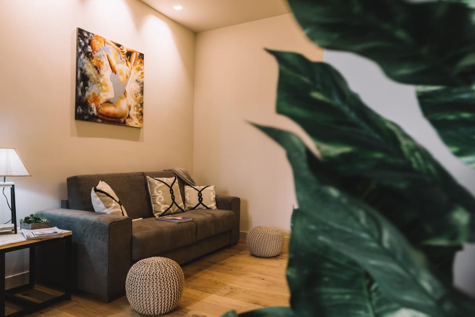 Bed, Living room, Seating area