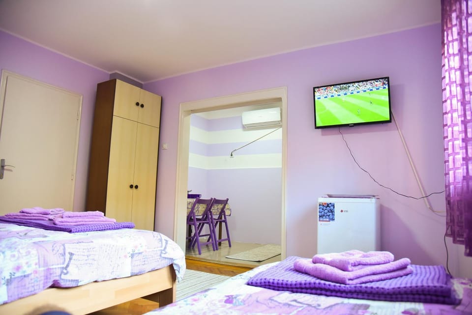 PRENOĆIŠTE PILOT Bed and Breakfast in Serbia