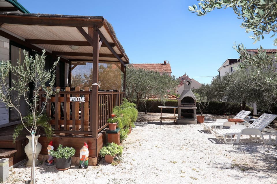 Property building, BBQ facilities, Garden