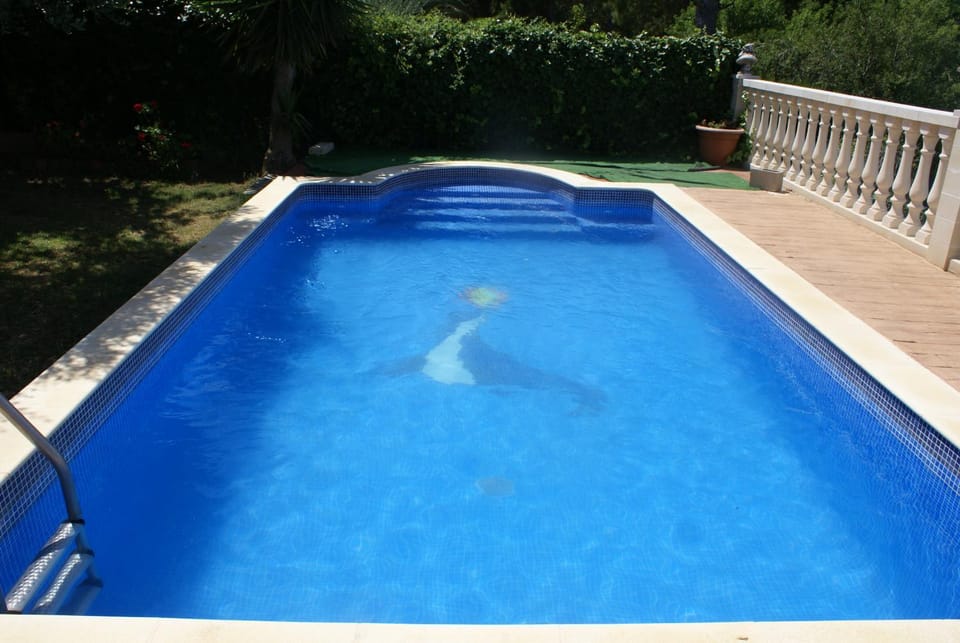 Swimming pool, Swimming pool
