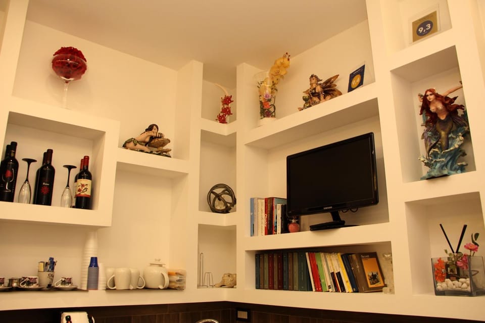 Communal lounge/ TV room