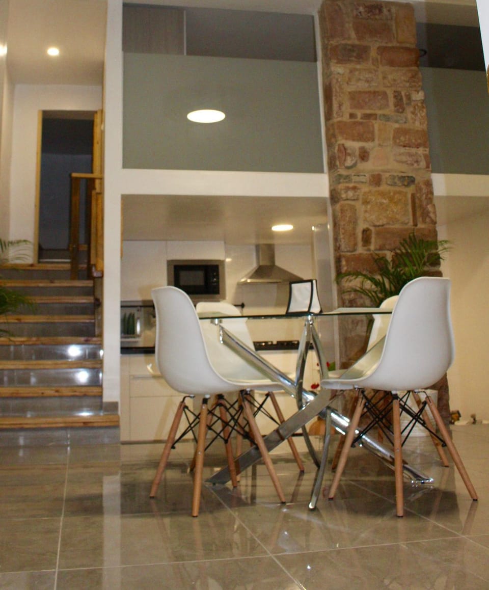 Lounge or bar, Dining area