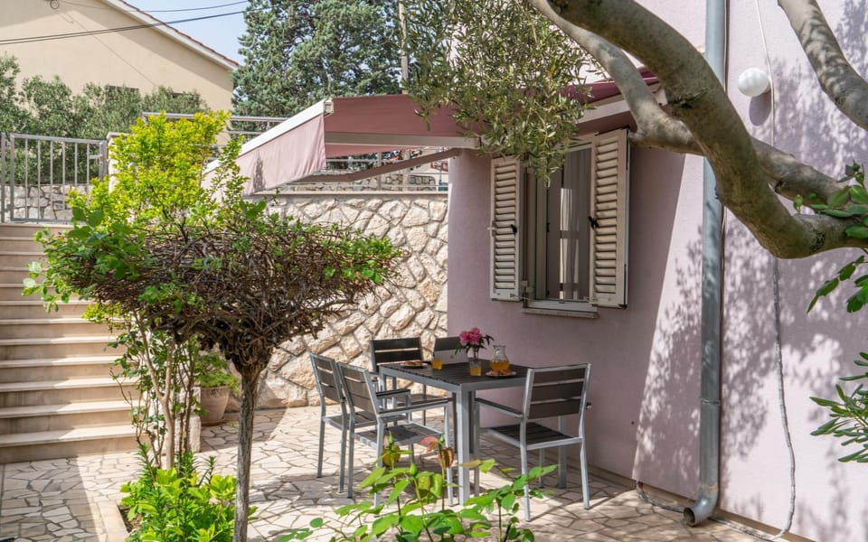 Apartments Lila Apartment in Cres