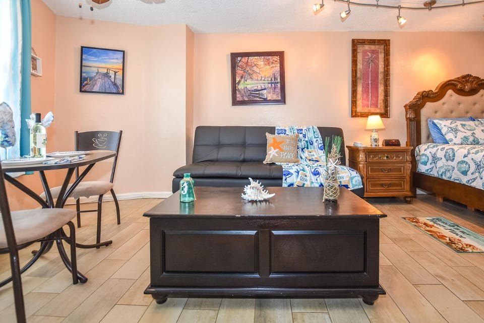 Daytona Beach studio condo with beautiful Ocean view Apartment hotel in Florida