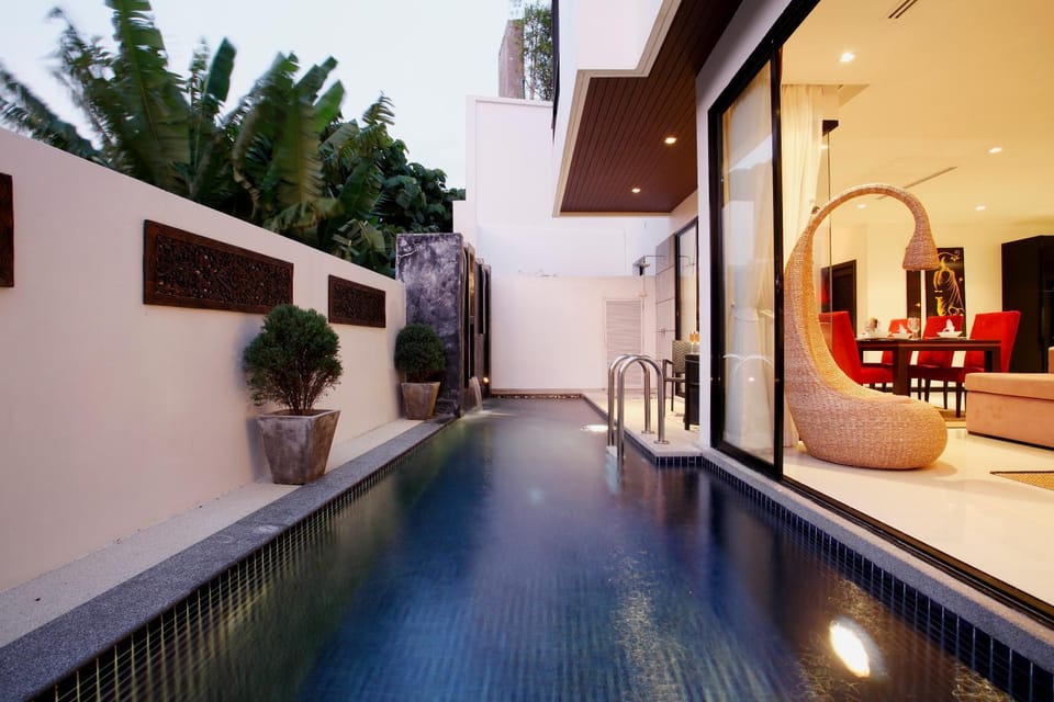 Swimming pool, Swimming pool
