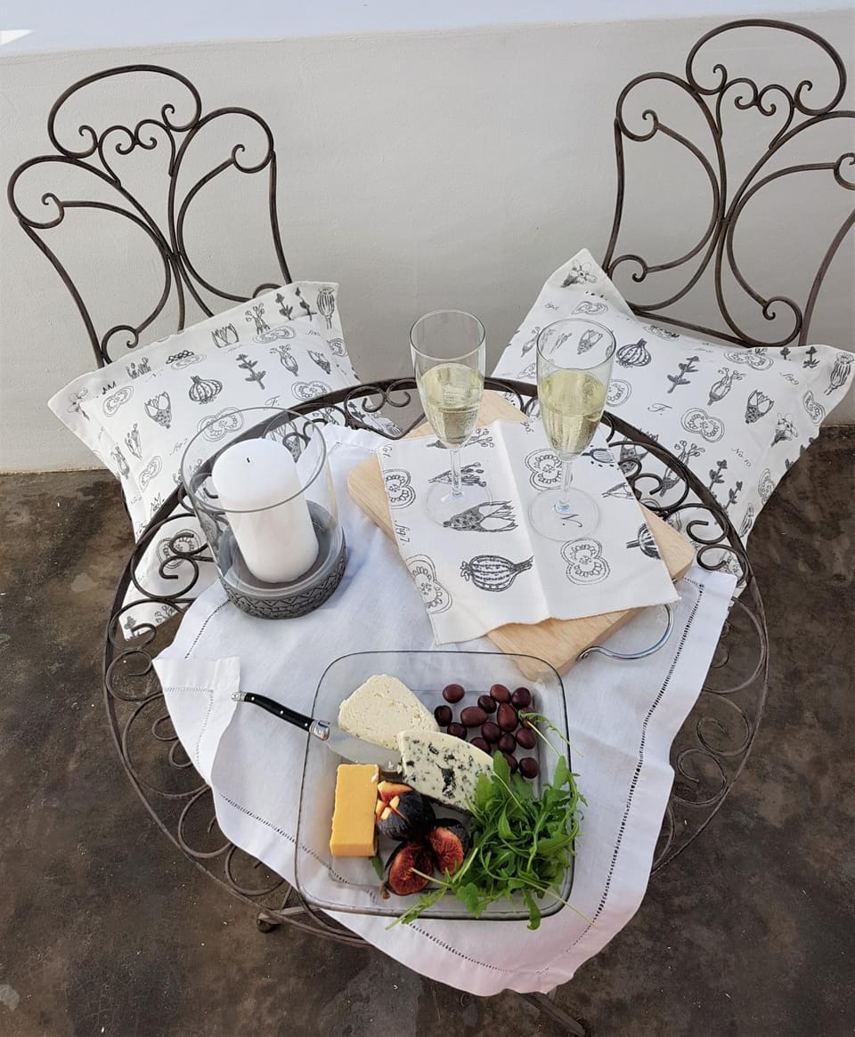 Balcony/Terrace, Decorative detail, Seating area