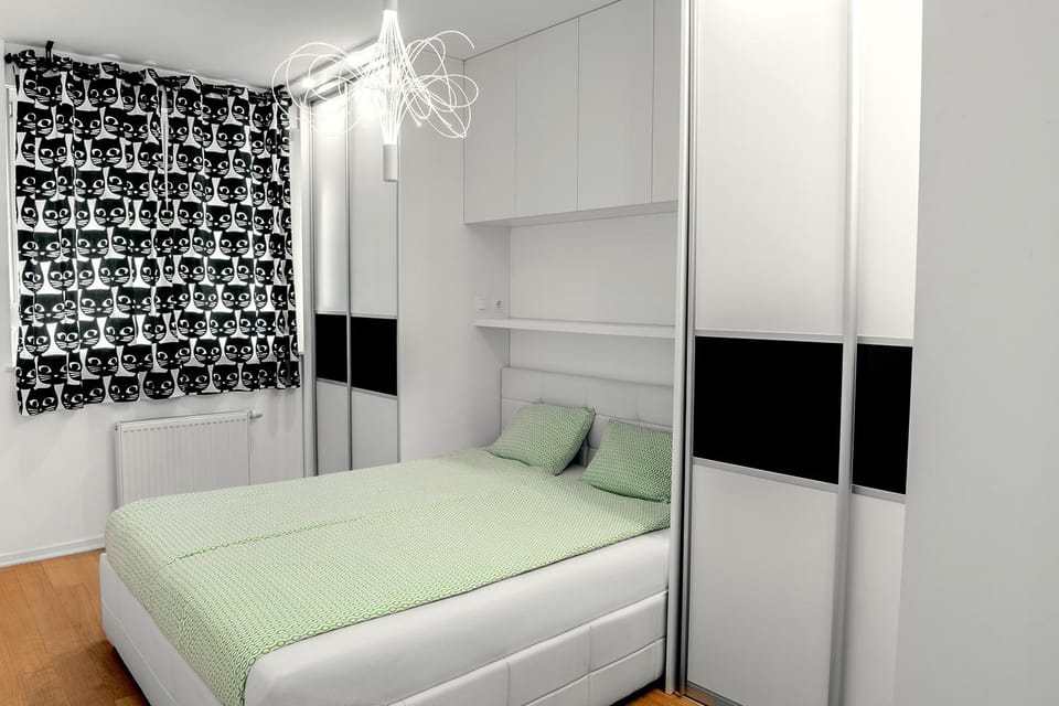 Bed, TV and multimedia, Photo of the whole room, Bedroom, wardrobe