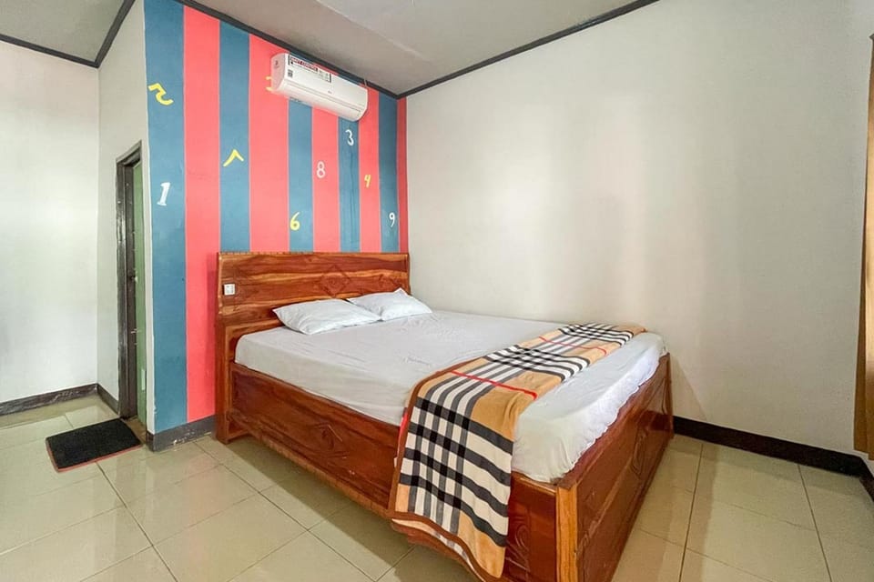 Ekas Beach Guesthouse Mitra RedDoorz Bed and Breakfast in West Nusa Tenggara, Indonesia