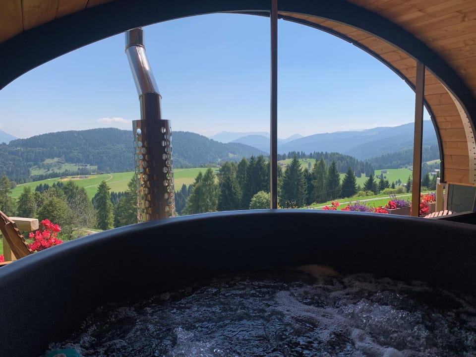 Day, Natural landscape, Hot Tub, Mountain view