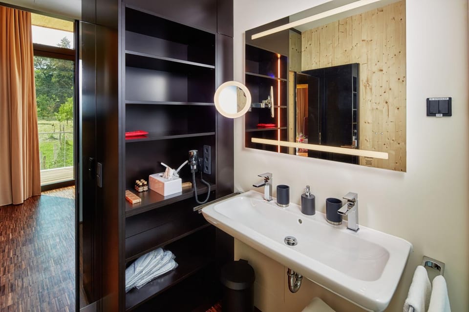 Bathroom, Photo of the whole room