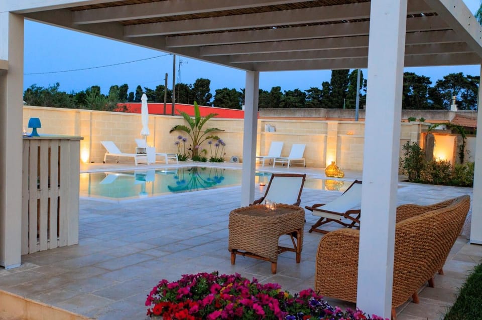 Natural landscape, Garden, View (from property/room), Garden view, Swimming pool, Internal: Not applicable to any particular room