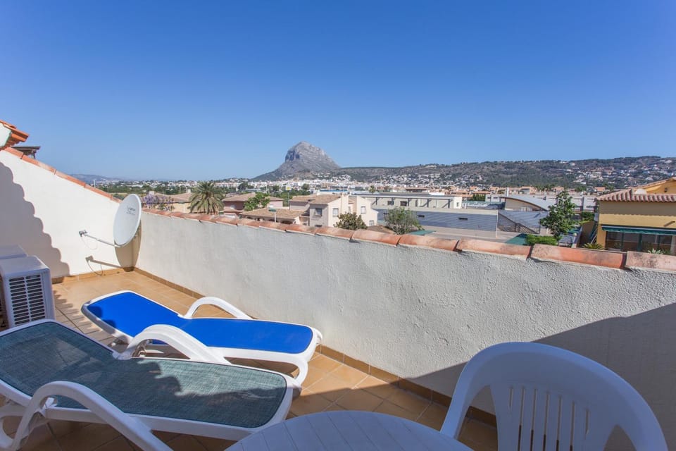 Balcony/Terrace, City view, Mountain view