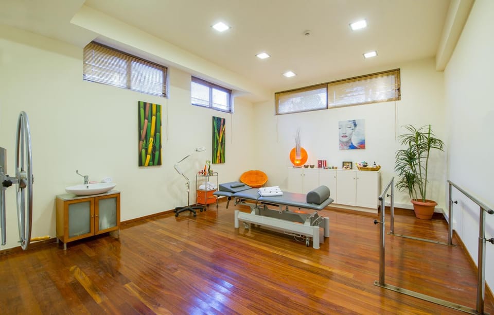 Hot Tub, Massage, Spa and wellness centre/facilities