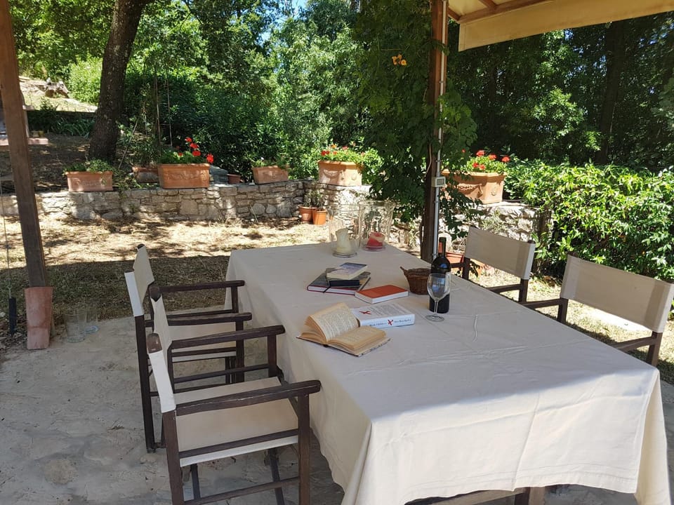 BBQ facilities, Dining area, Garden view, Inner courtyard view
