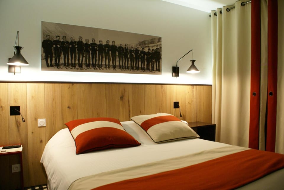 Balcony/Terrace, Bedroom, Mountain view
